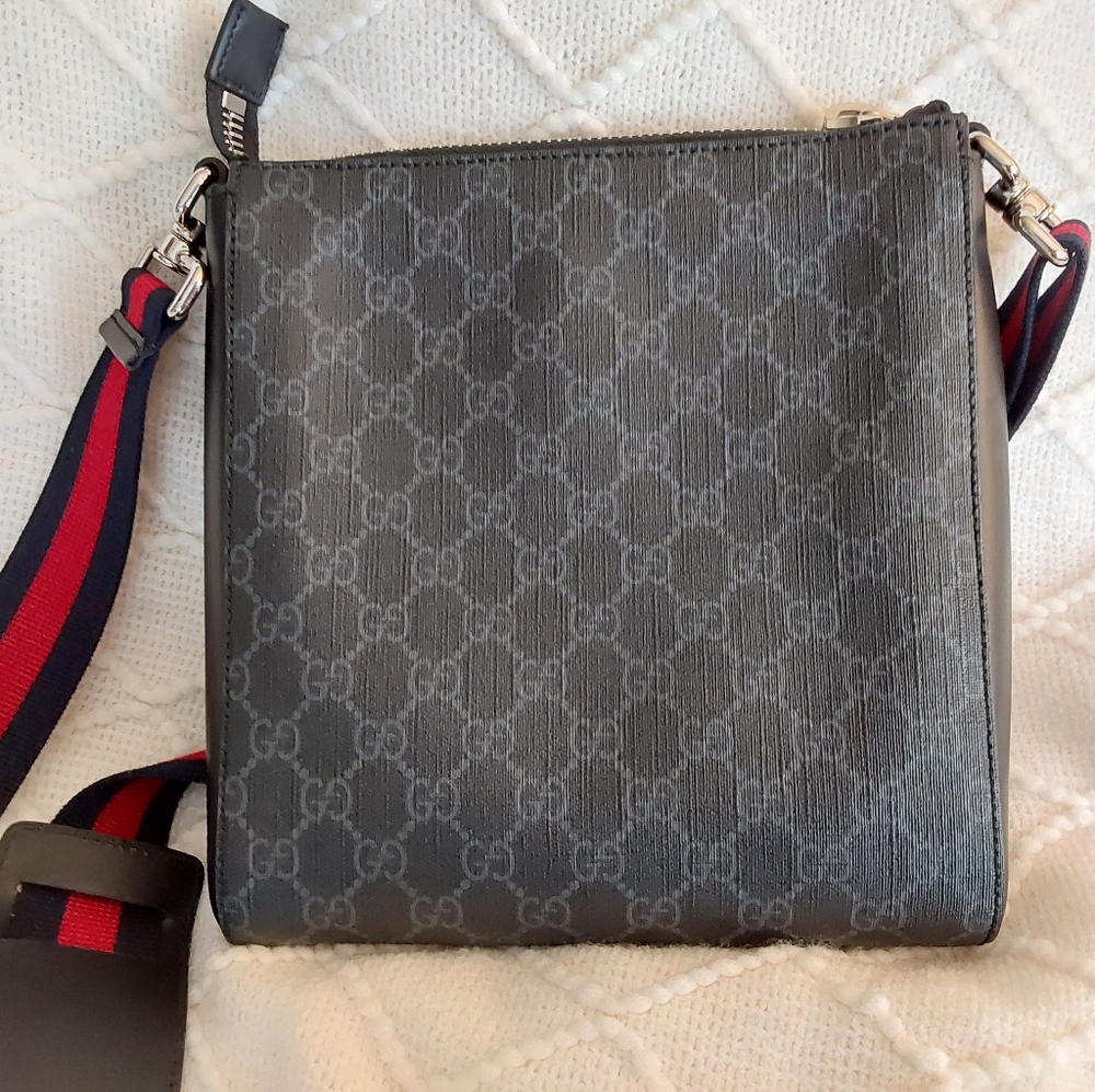 GUCCI GG MENS MESSANGER BAG - Picture 4 of 15